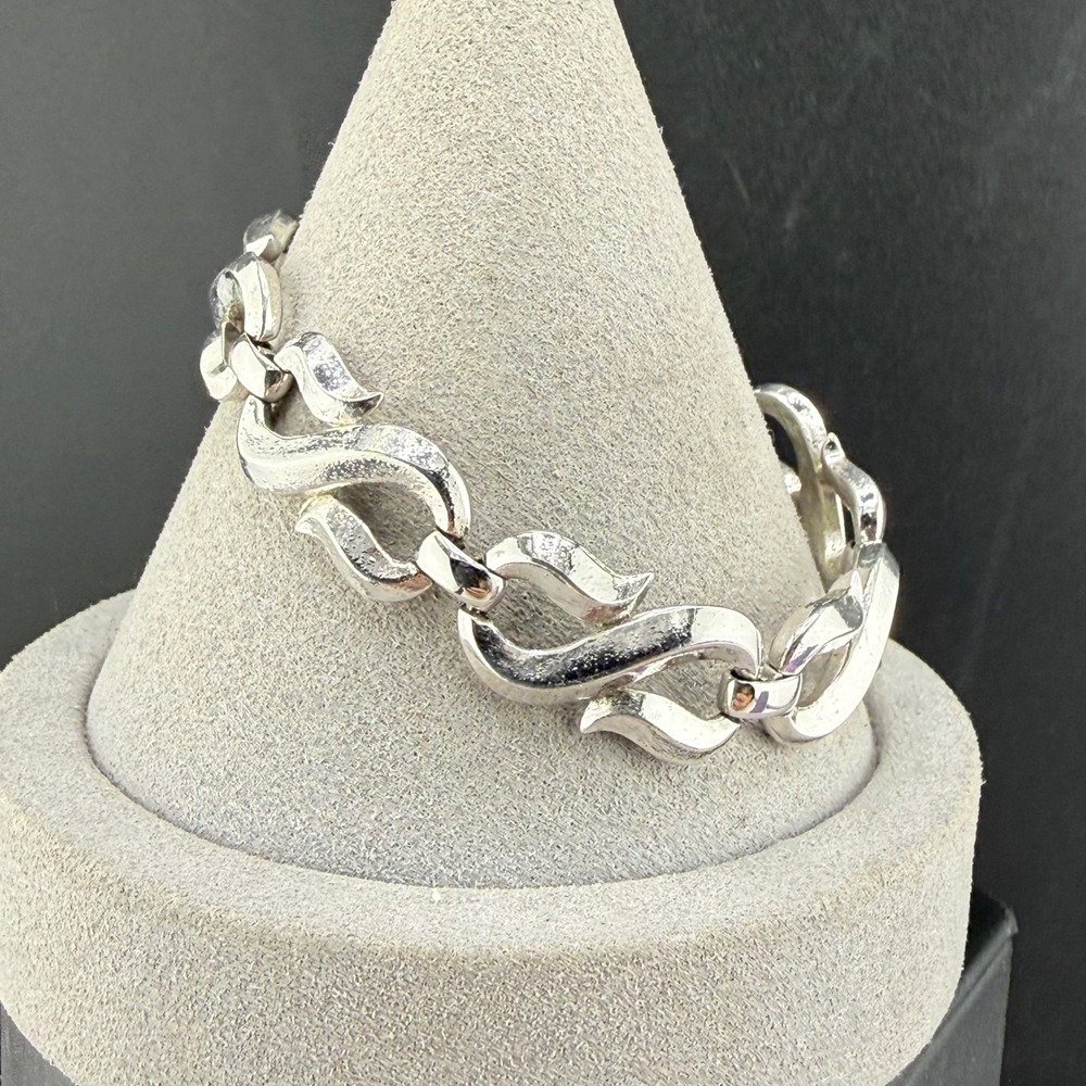Vintage Trifari Bracelet Silver Tone Textured‎ Scroll Design 7.5in